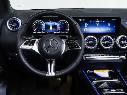 New 2026 Mercedes-Benz GLA 250 4MATIC image 14