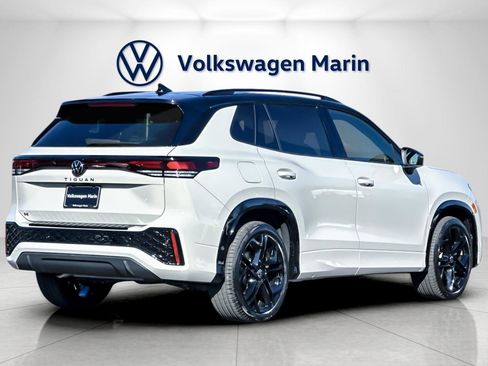New 2026 Volkswagen Tiguan SE R-Line image 5