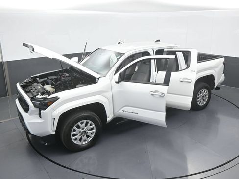 Used 2024 Toyota Tacoma SR5 RWD image 69