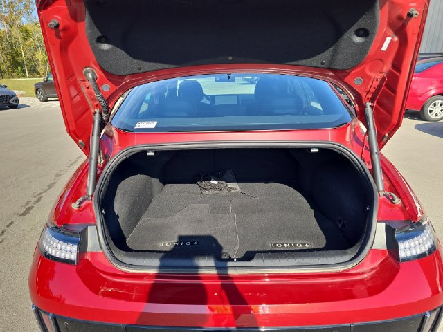 Certified 2024 Hyundai Ioniq 6 SE RWD image 9
