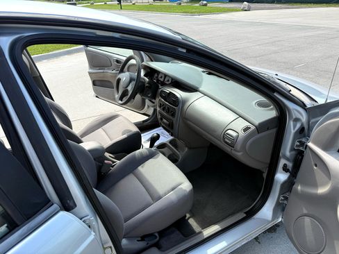 Used 2005 Dodge Neon SXT image 23