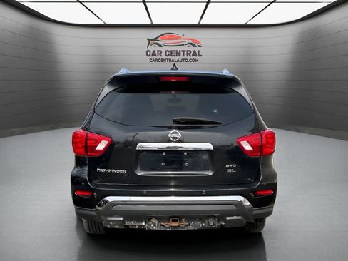 Used 2019 Nissan Pathfinder SL image 4