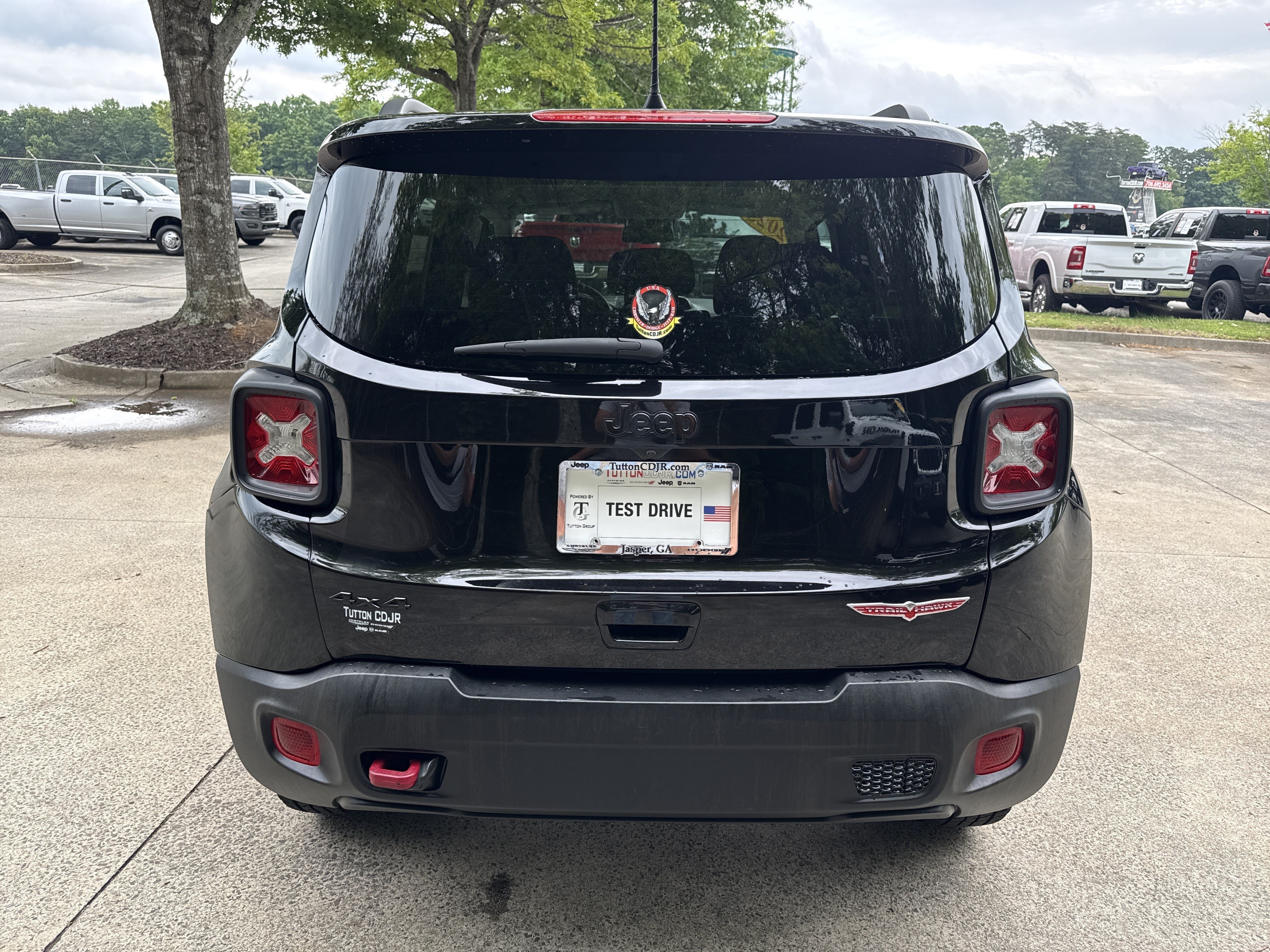 Used 2023 Jeep Renegade Trailhawk AWD/4WD image 6