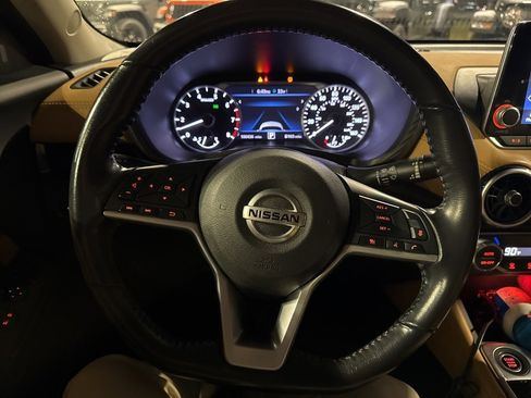 Used 2021 Nissan Sentra SV w/ SV Premium Package image 19