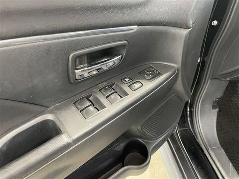 Used 2017 Mitsubishi Outlander Sport ES AWD/4WD image 12
