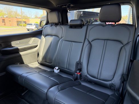 New 2026 Jeep Grand Wagoneer 4WD image 25