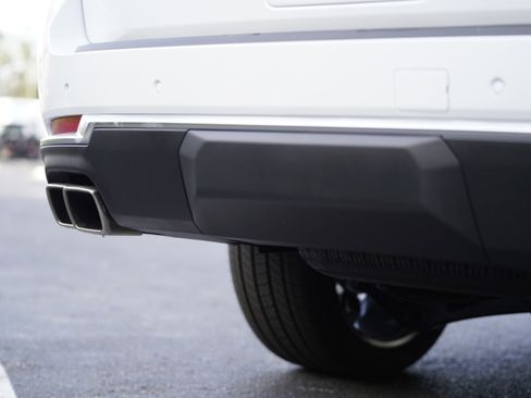 New 2026 Chevrolet Suburban High Country image 34