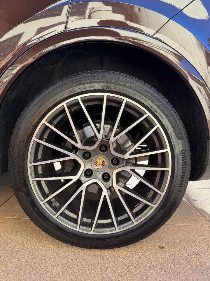 Used 2019 Porsche Cayenne S AWD/4WD image 40