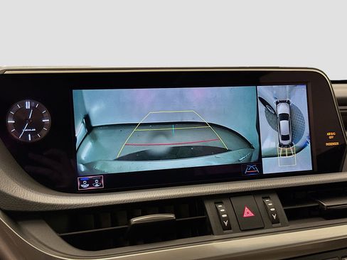 Used 2020 Lexus ES 300h w/ Accessory Package 2 FWD image 23