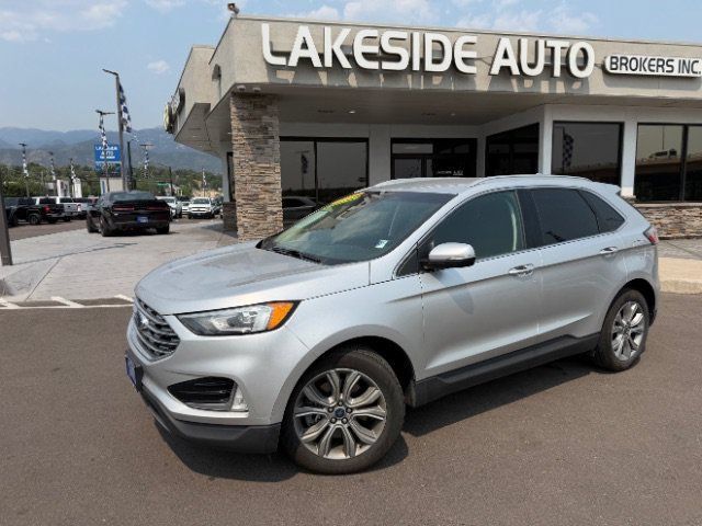 Used 2019 Ford Edge Titanium AWD/4WD image 2