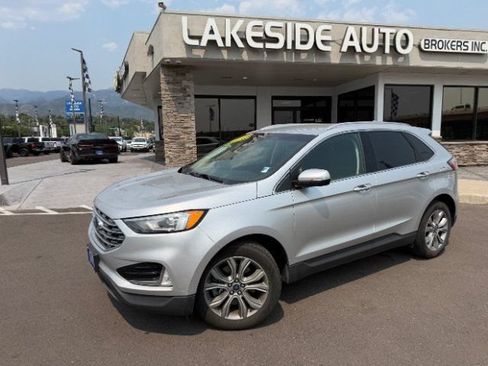 Used 2019 Ford Edge Titanium AWD/4WD image 2