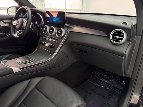 Used 2022 Mercedes-Benz GLC 300 image 22