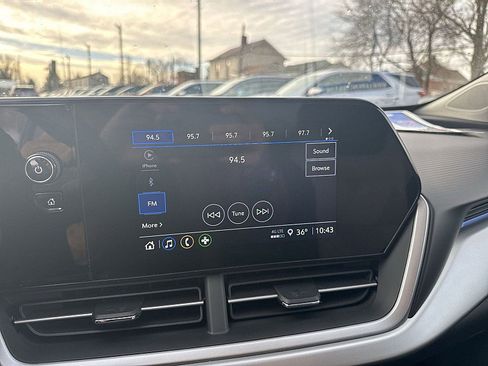 Used 2025 Chevrolet Trax LS w/ LS Convenience Package image 4