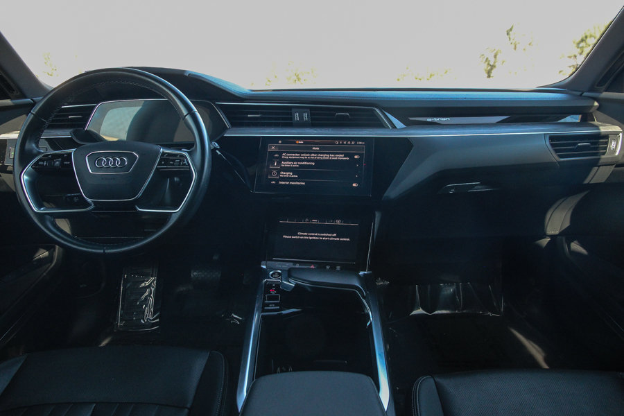 Used 2022 Audi e-tron Premium Plus w/ Premium Plus Package AWD/4WD image 12