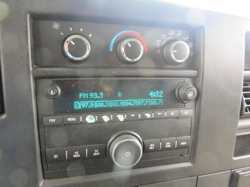 Used 2017 GMC Savana 3500 RWD image 15