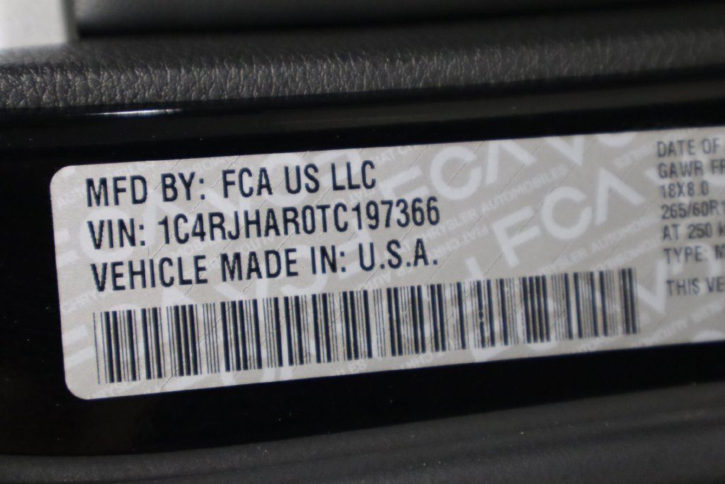 Used 2026 Jeep Grand Cherokee Altitude AWD/4WD image 39