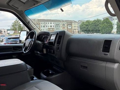 Used 2020 Nissan NV 2500 SV RWD image 13