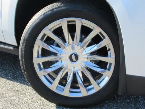 Used 2017 Cadillac Escalade Platinum image 7