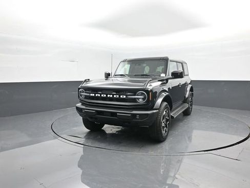 New 2026 Ford Bronco Outer Banks image 3