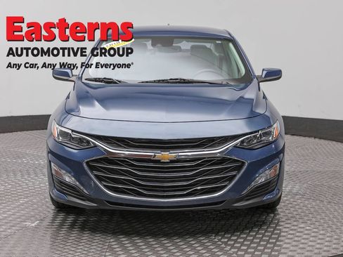 Used 2024 Chevrolet Malibu LT FWD image 2
