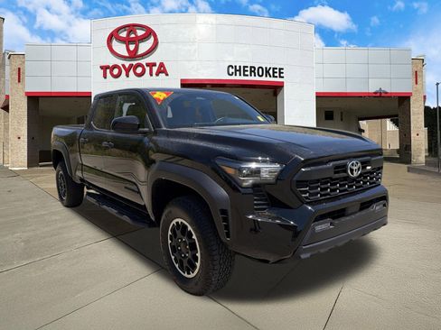 Used 2025 Toyota Tacoma TRD Off-Road AWD/4WD image 3