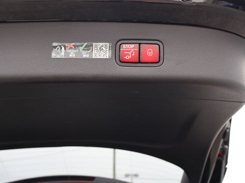 Certified 2025 Mercedes-Benz GLC 300 image 23