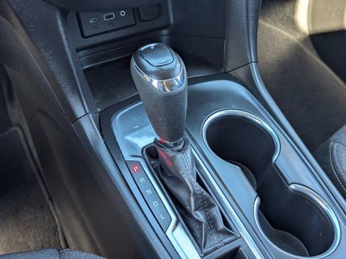 Used 2021 Chevrolet Equinox LT image 30