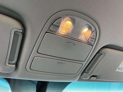 Used 2012 Hyundai Santa Fe SE image 24