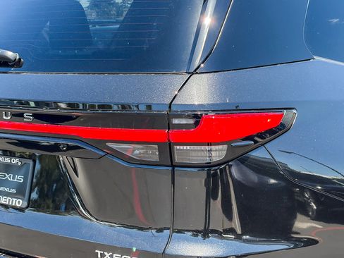 New 2026 Lexus TX 500h AWD image 8