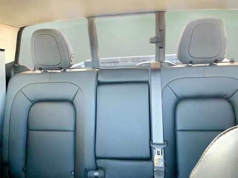 Used 2022 GMC Canyon AT4 image 42