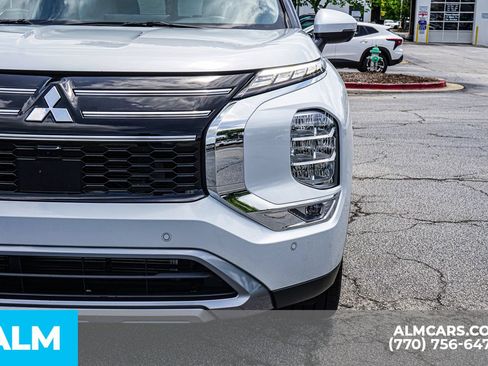Used 2025 Mitsubishi Outlander SE FWD image 19
