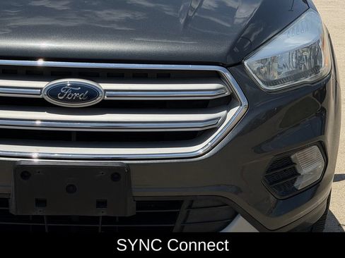 Used 2018 Ford Escape SE w/ SE Sync 3 Package FWD image 4