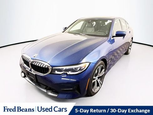 Used 2021 BMW 330e xDrive w/ Convenience Package AWD/4WD image 3