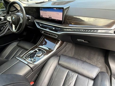Used 2023 BMW X7 xDrive40i image 23