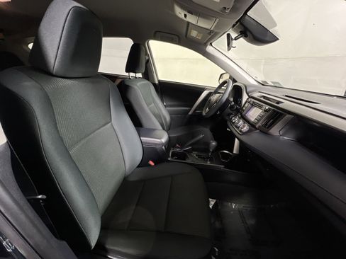 Used 2018 Toyota RAV4 LE image 25