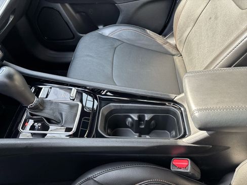 Used 2023 Jeep Compass Limited image 17