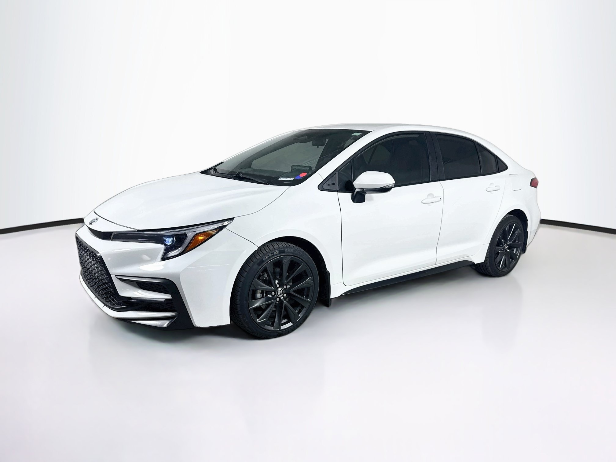 Used 2026 Toyota Corolla SE FWD image 4