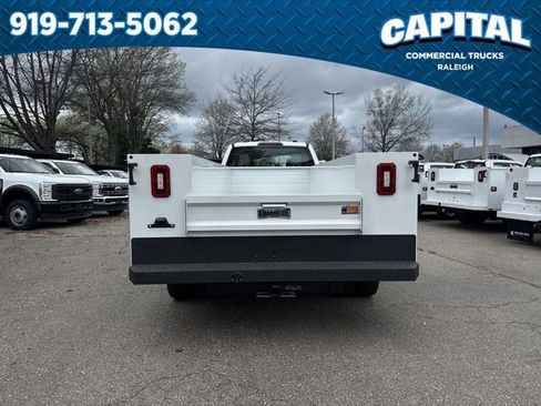 New 2026 Ford F550 4x4 Crew Cab image 7
