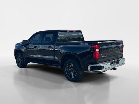 Used 2022 Chevrolet Silverado 1500 LT AWD/4WD image 3