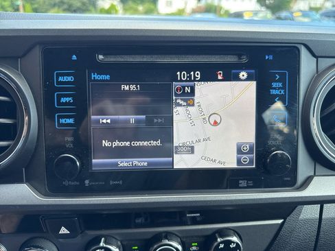 Used 2016 Toyota Tacoma TRD Sport w/ Towing Package AWD/4WD image 29