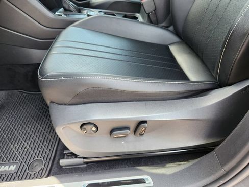 Certified 2022 Volkswagen Tiguan SE R-Line AWD/4WD image 20