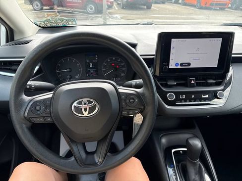 Used 2024 Toyota Corolla LE FWD image 10