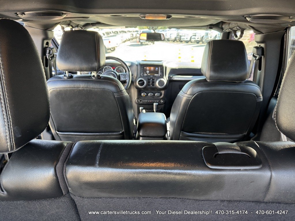 Used 2014 Jeep Wrangler Unlimited Sahara w/ Connectivity Group AWD/4WD image 32
