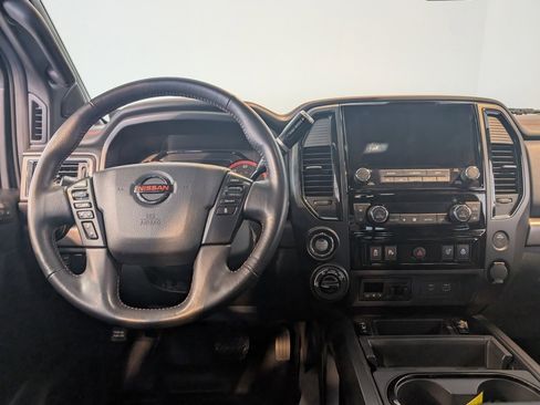 Used 2021 Nissan Titan PRO-4X w/ Pro-4x Convenience Package image 15
