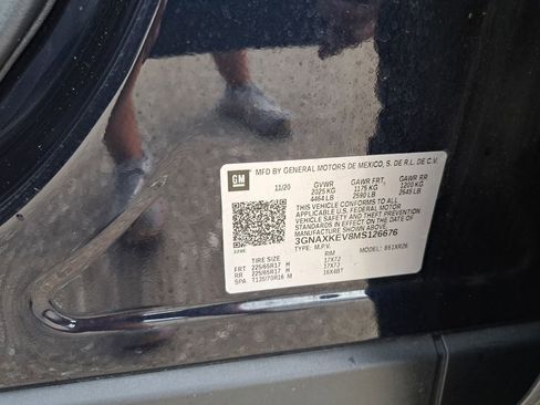 Used 2021 Chevrolet Equinox LT FWD image 27