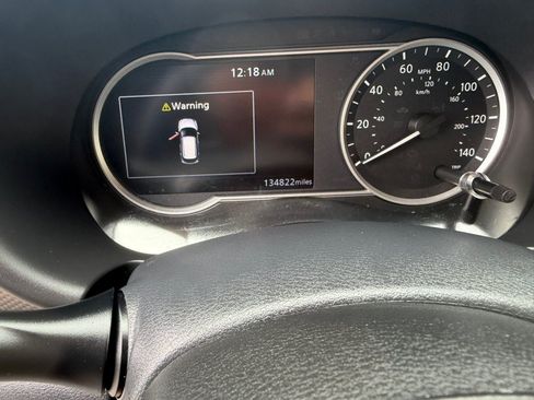 Used 2019 Nissan Kicks SV FWD image 15