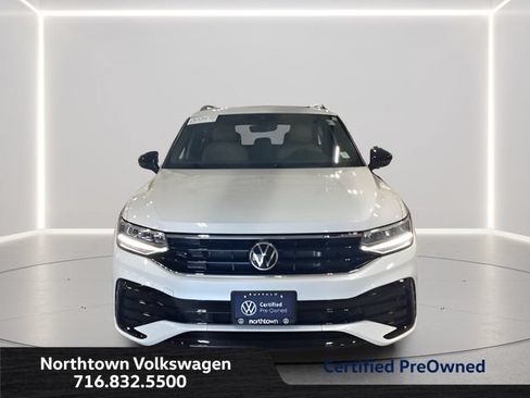 Certified 2024 Volkswagen Tiguan SE R-Line AWD/4WD image 4