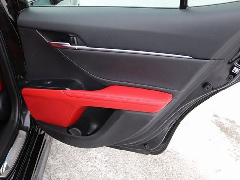 Used 2018 Toyota Camry XSE image 32