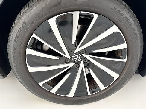 Used 2024 Volkswagen ID.4 S RWD image 31