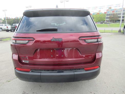 New 2025 Jeep Grand Cherokee L Altitude image 4